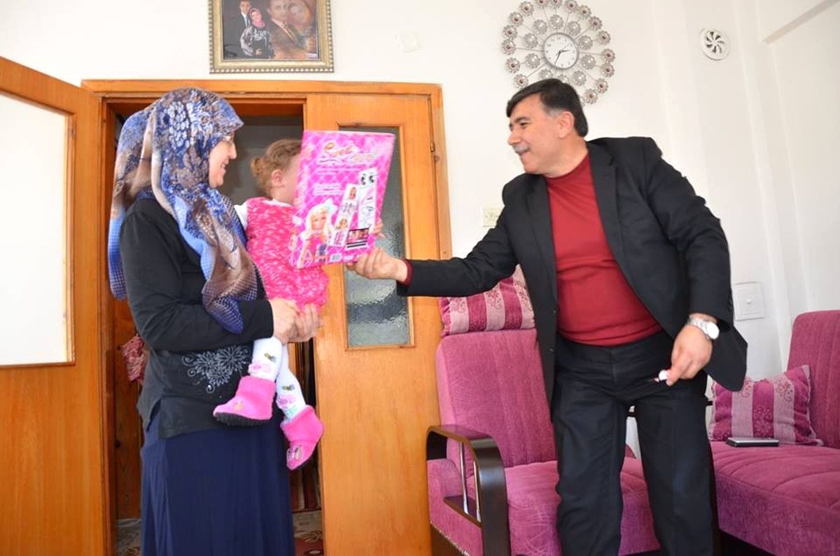 Emet\'te \'Yalnız Değilsiniz\' Projesi