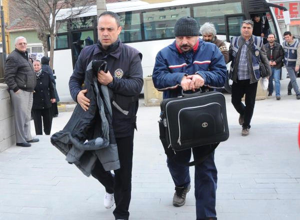 Fetö Şüphelisi 14 Öğretmen Adliyede
