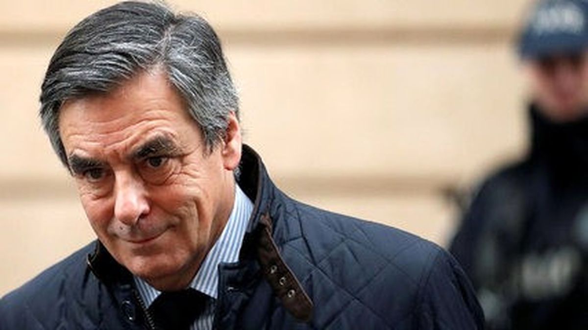 Fransa\'da Polis Cumhurbaşkanı Adayı Fillon\'un Evinde Arama Yaptı