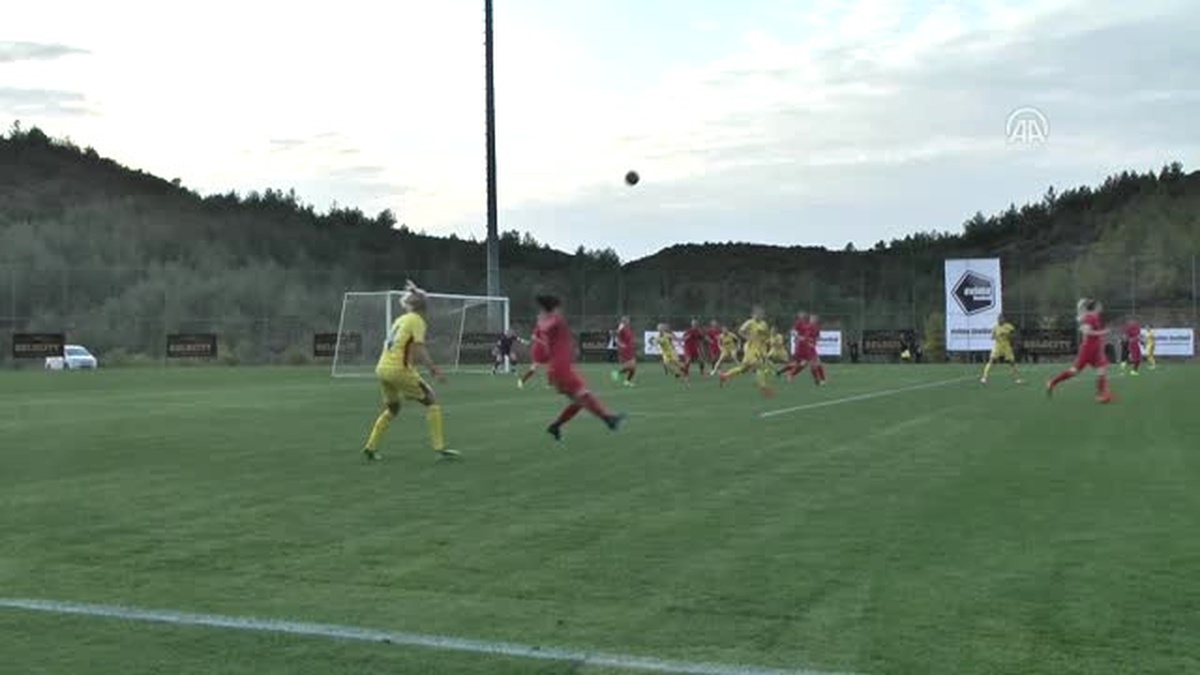 Futbol: Goldcity Women\'s Cup