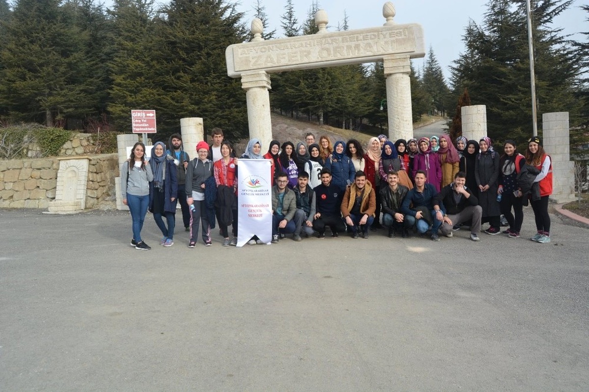 Gençlik Merkezi, Yeşilay Cemiyeti ile "Doğa Yürüyüşü" Gerçekleştirdi