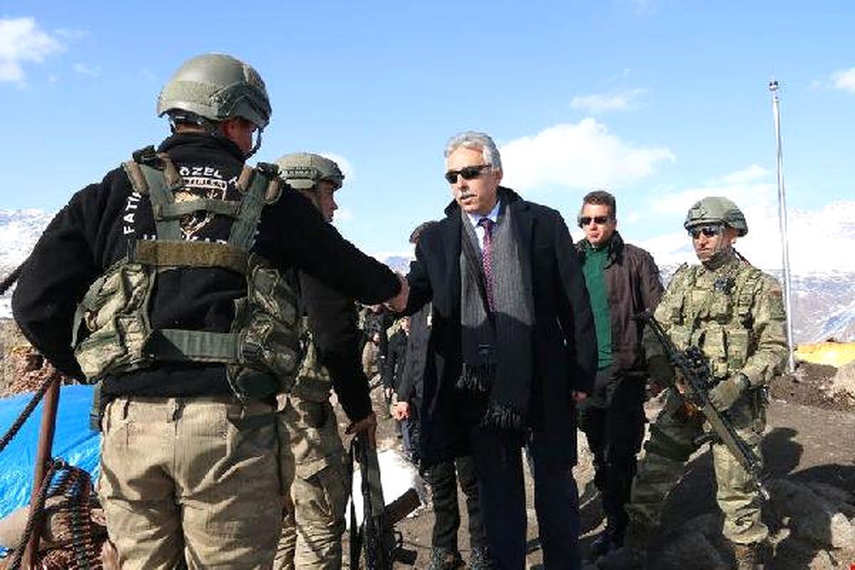 Hakkari Valisi Toprak\'tan Kaletepe Kahramanlarına Ziyaret