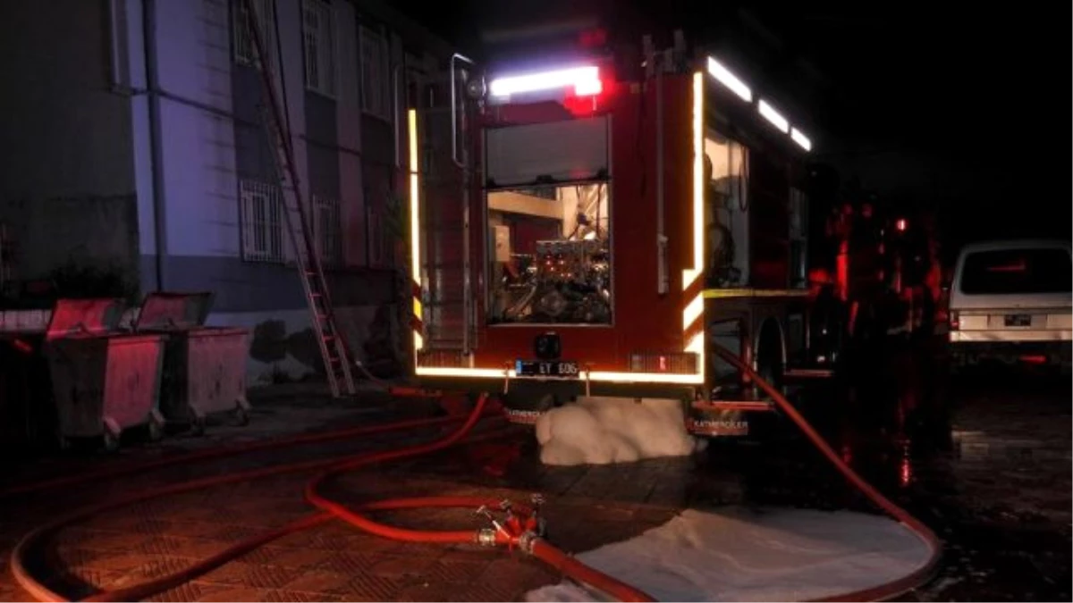 İzmir\'de Cezaevinde Yangın: 1 Yaralı