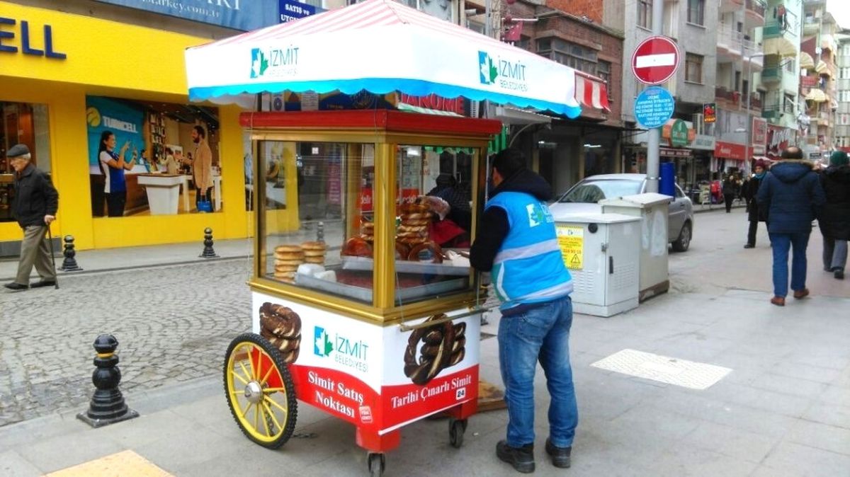 İzmit\'te Simitçi Tezgahları Yenilendi