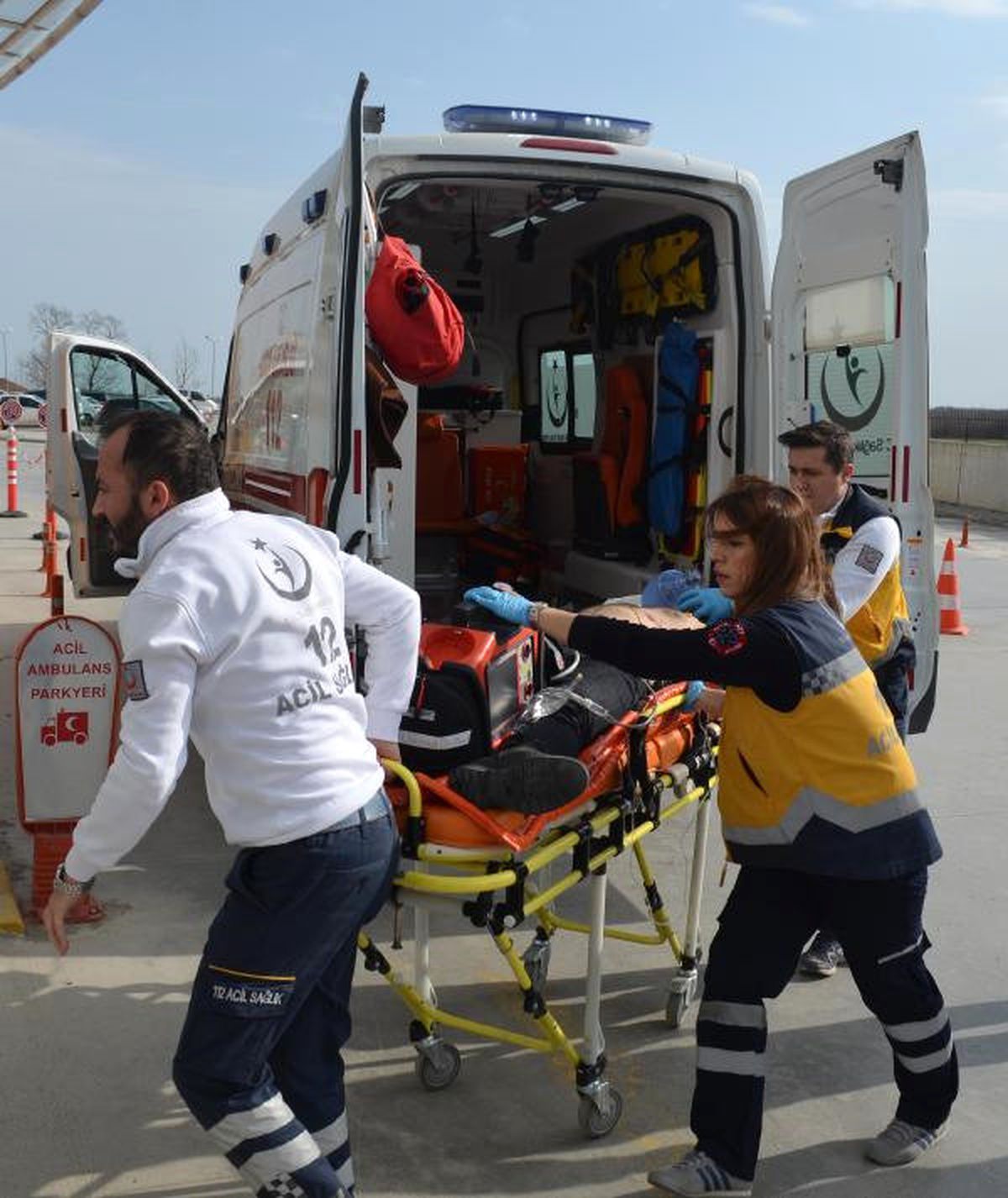 Kamyonetin Önünü Kesip Pompalı Tüfek ile Saldırdılar