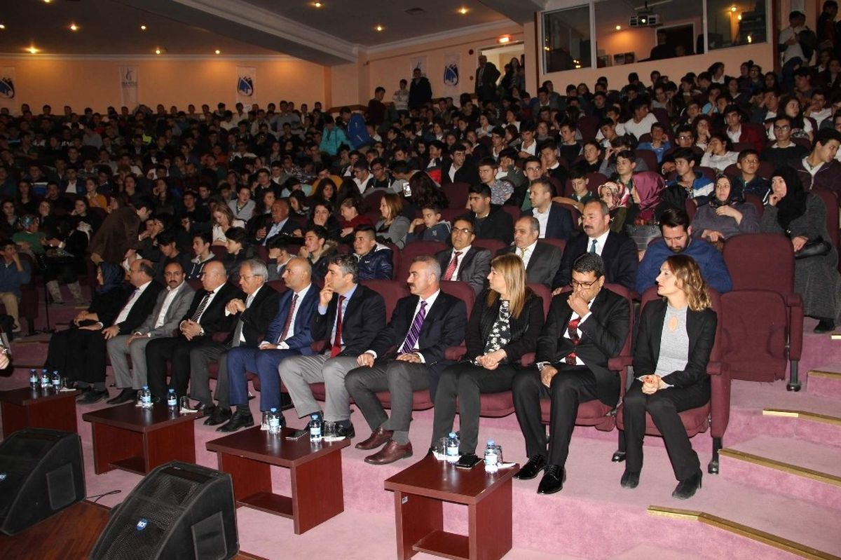 Manisa\'da Gençlere Bağımlılıklar Anlatıldı