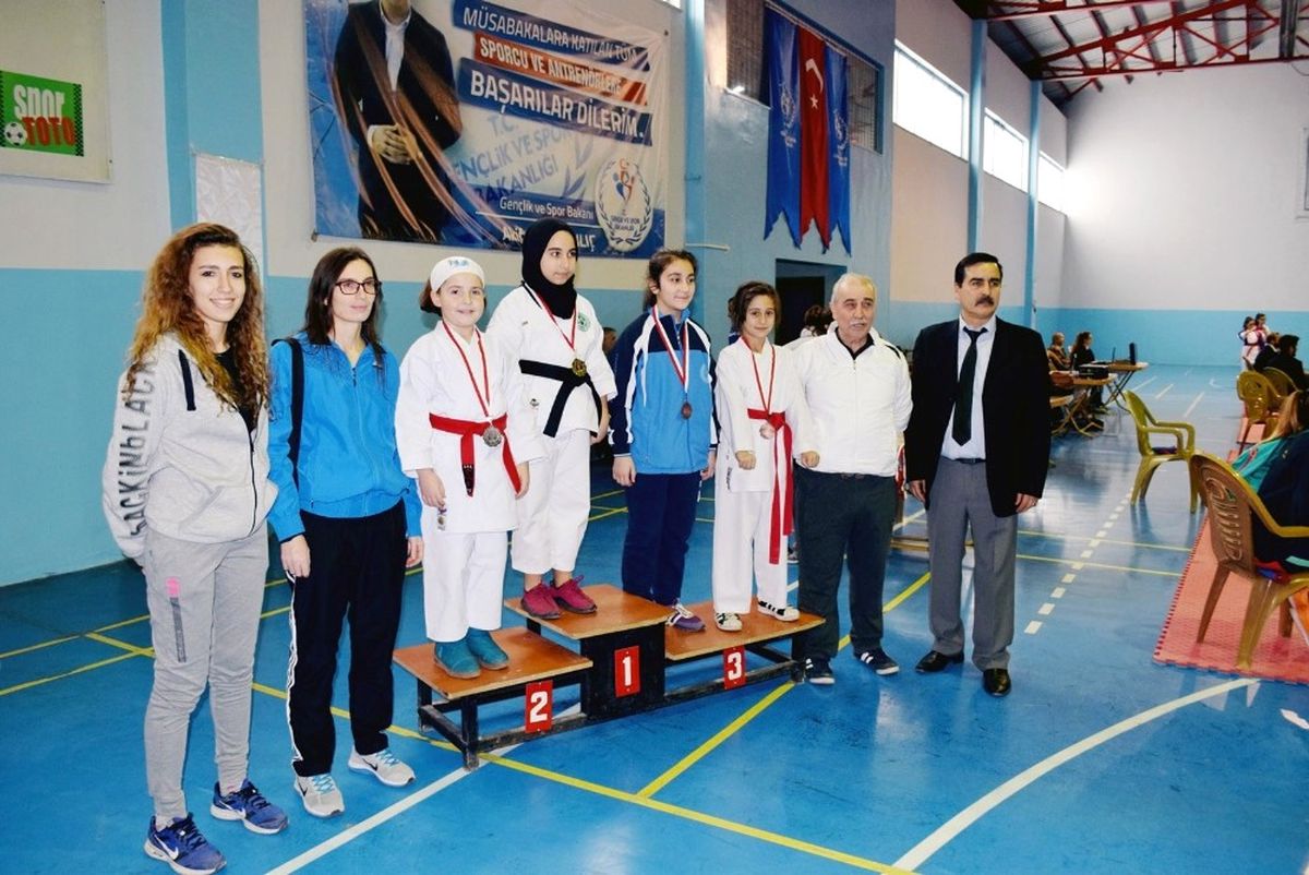 Mudanyalı Öğrenciler Karatede Bursa\'yı Temsil Edecek