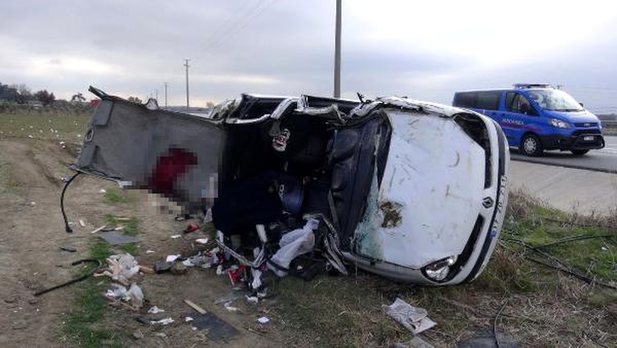Otomobil Tarlaya Uçtu: 1 Ölü, 1 Yaralı