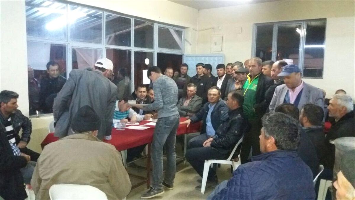 Sarıgöl\'de Üreticilere Süt Sığırı Dağıtıldı