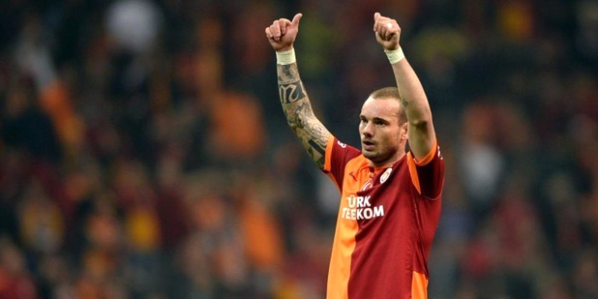 Sneijder\'in Kaderi Ona Bağlı