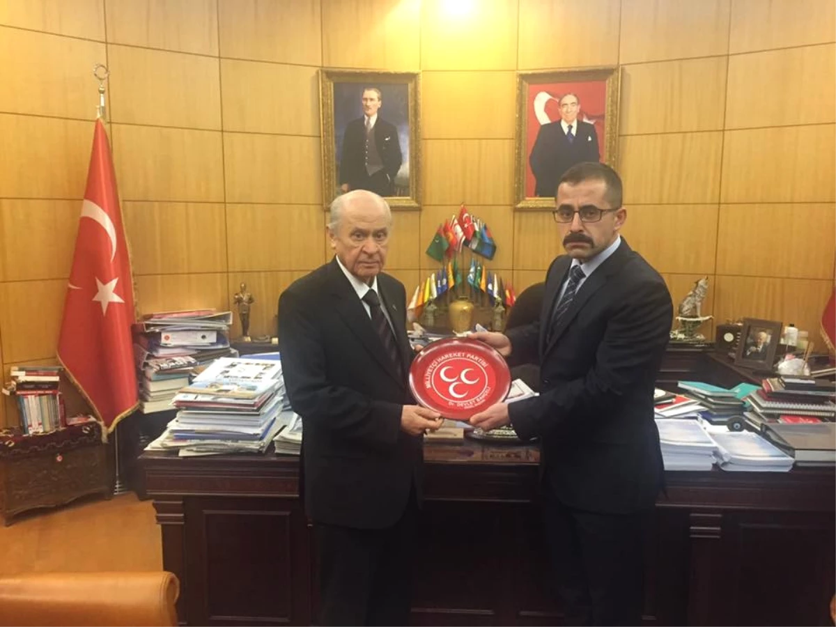 Ülkü Ocakları MHP Genel Başkanı Bahçeli\'yi Ziyaret Etti