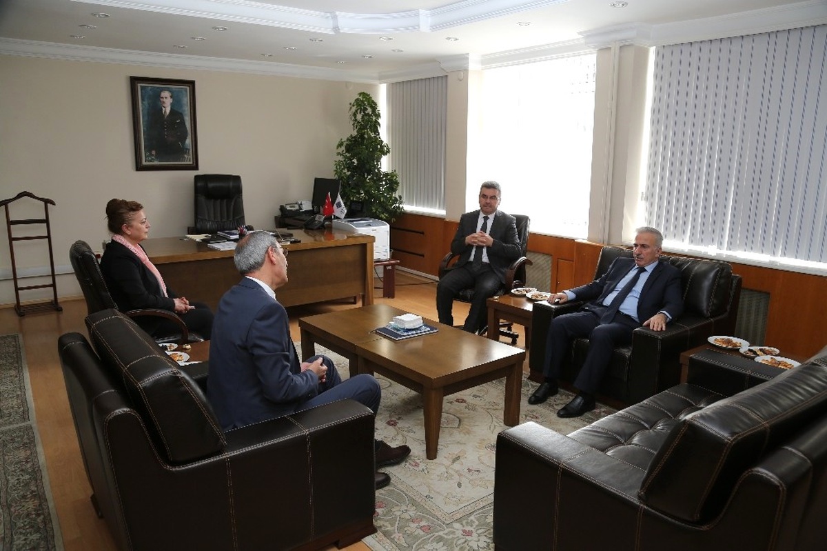 Vali Kamçı Bölge Müdürlerini Ziyaret Etti