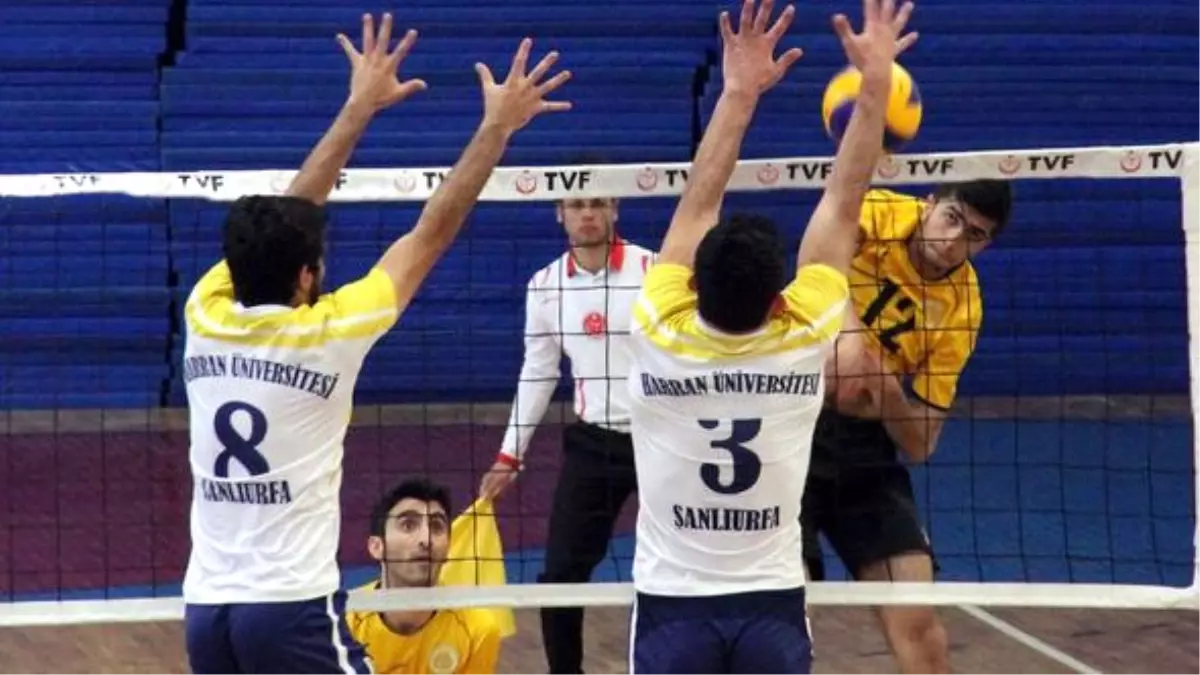 Voleybol Ünilig Yarı Final Müsabakaları