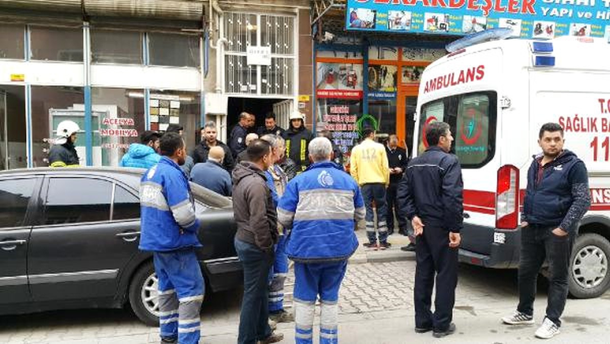Yangında Otistik Çocuk Öldü, Anne ve Babası Zehirlendi