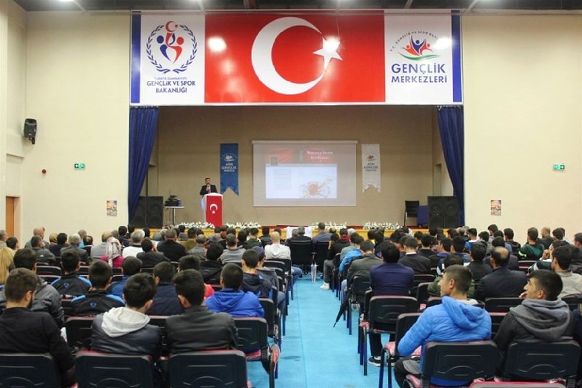 Yeni Anayasa Sistemi ve Gençlik" Konferansı