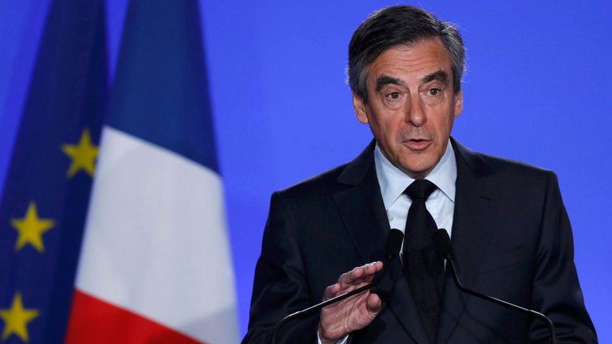 Yolsuzlukla Suçlanan Fillon: Siyasi Suikaste Uğradım, Adaylıktan Çekilmeyeceğim