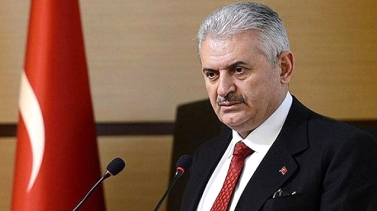 Yurt Dışında Görevli Kamu Personelinin İzinleri Durduruldu