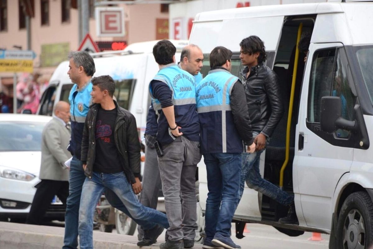 Adana\'da Çocukları Dilendirenlere Operasyon