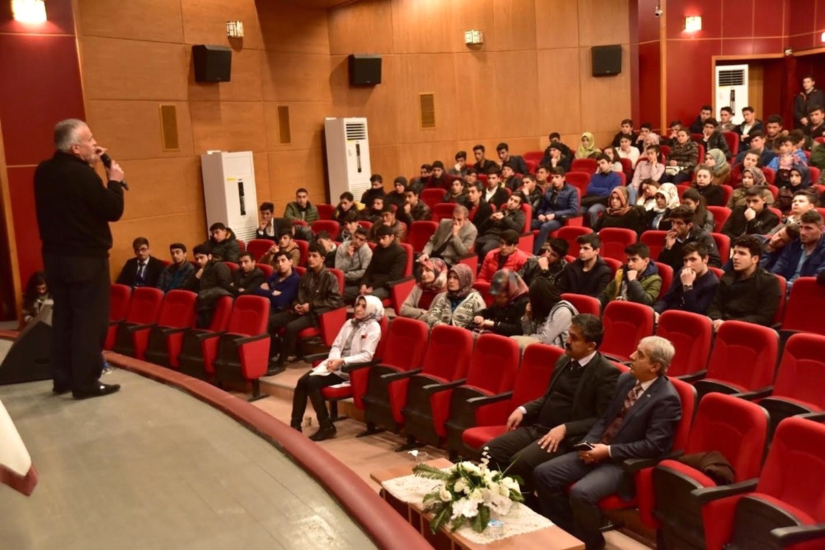 Ahlat\'ta Ygs\'ye Girecek Öğrencilere Seminer