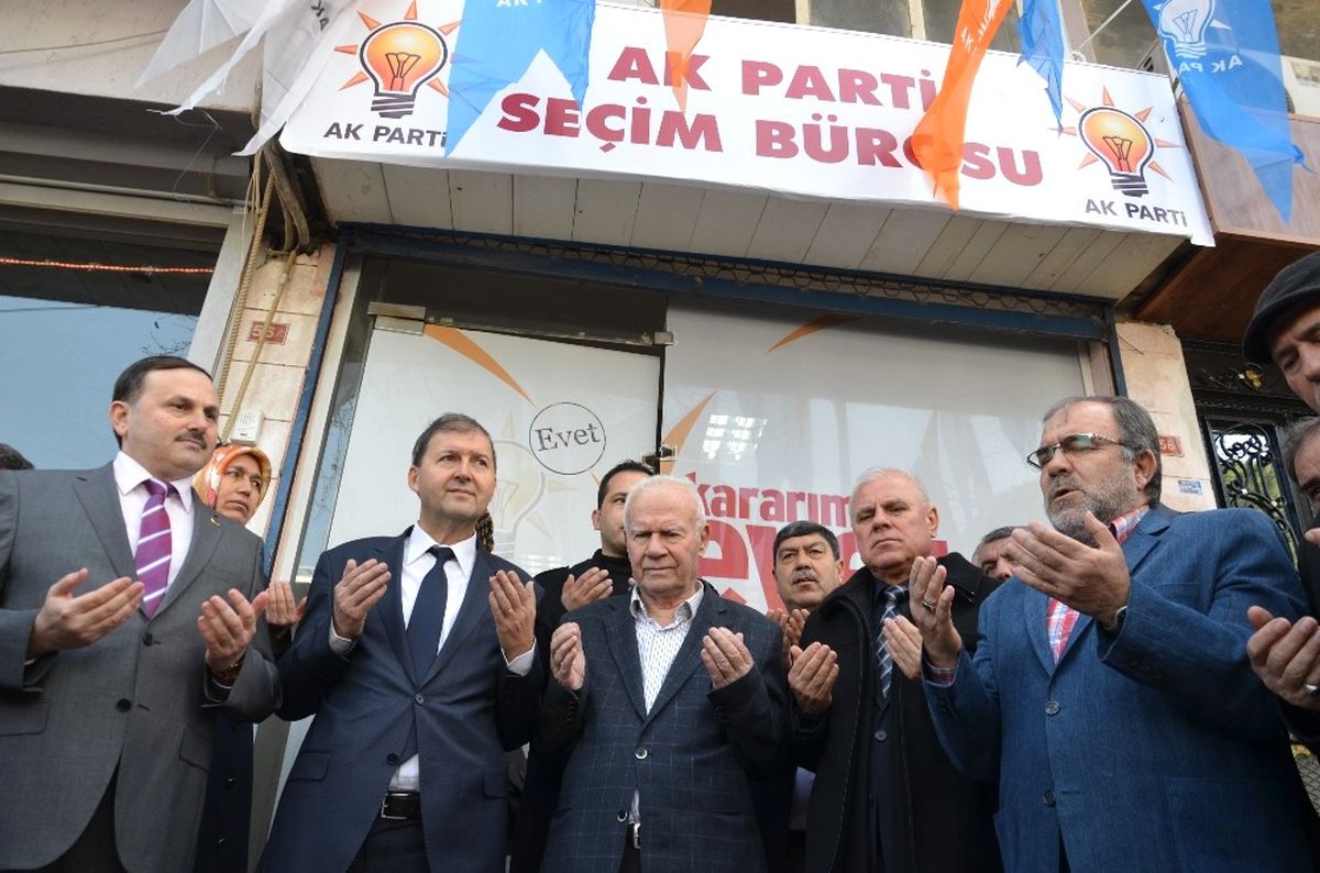 AK Parti Soma Teşkilatından \'Evet\' Bürosu