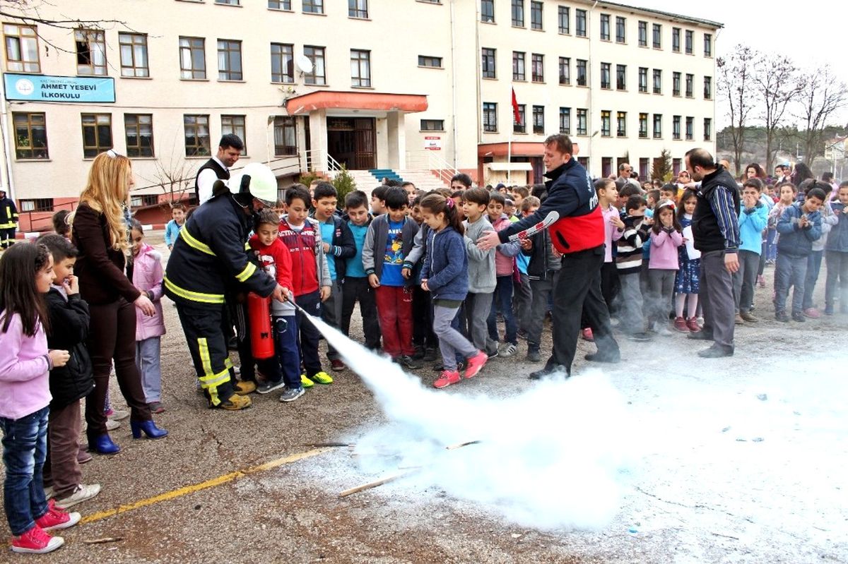 Araç\'ta Öğrenciler İçin Yangın Tatbikatı Yapıldı