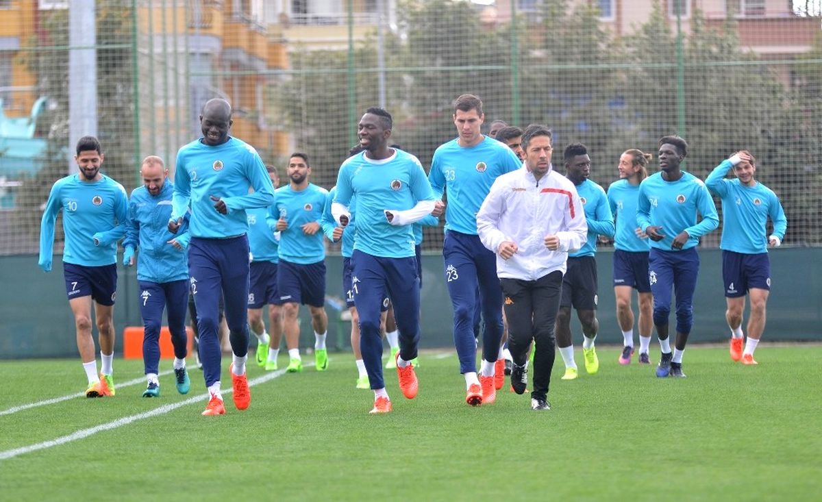 Aytemiz Alanyaspor\'da, Medipol Başakşehir Hazırlıkları Sürüyor