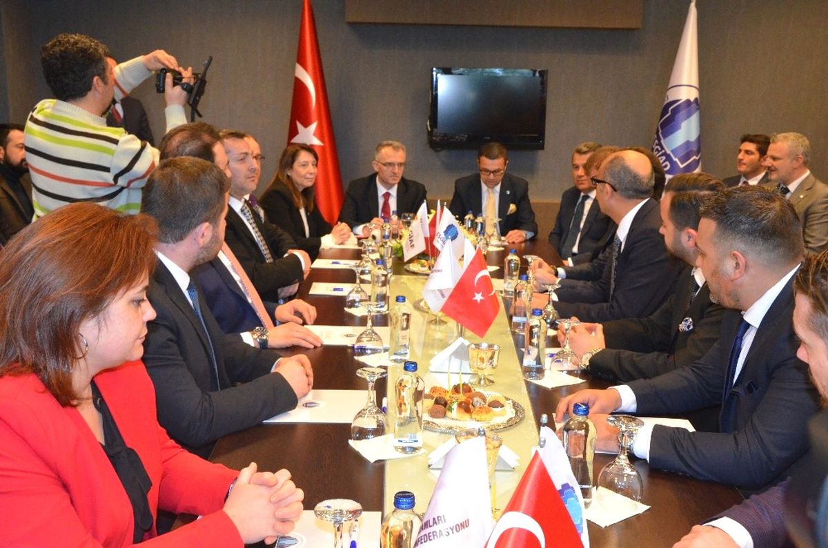 Bakan Ağbal Genç İş Adamları ile Buluştu