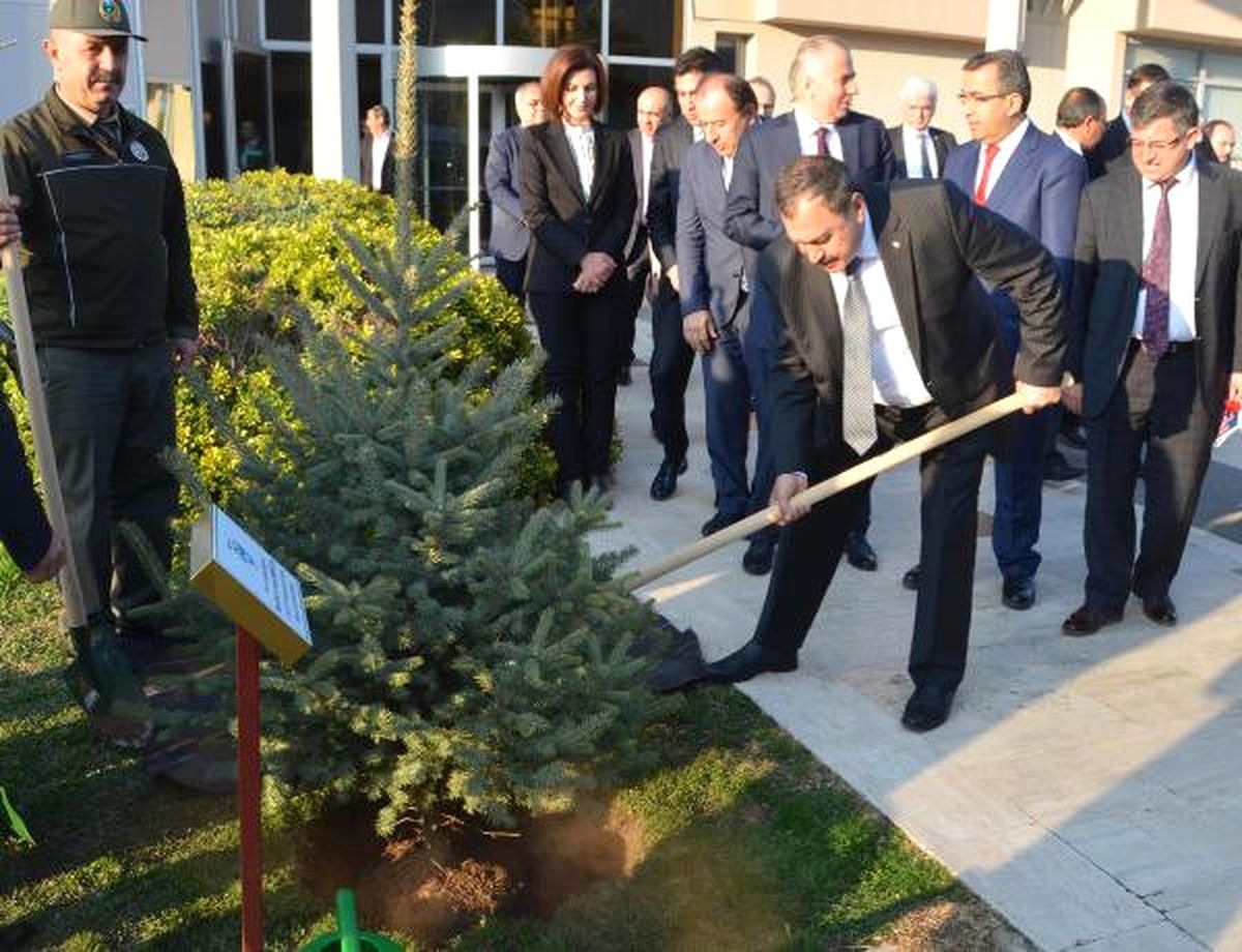 Bakan Zeybekci\'den Almanya\'daki Toplantısına İzin Verilmemesini Değerlendirdi (3)