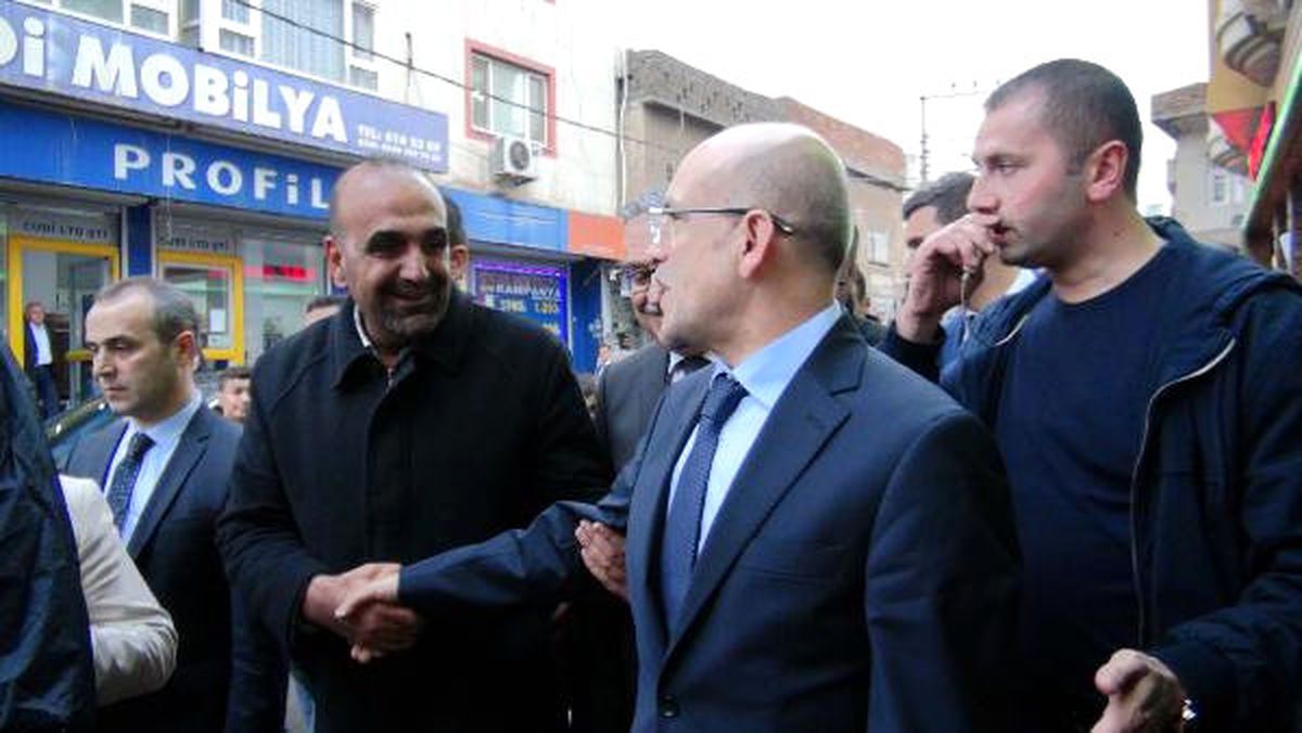 Başbakan Yardımcısı Şimşek, Cizre\'de Esnaftan \'Evet\' Desteği İstedi
