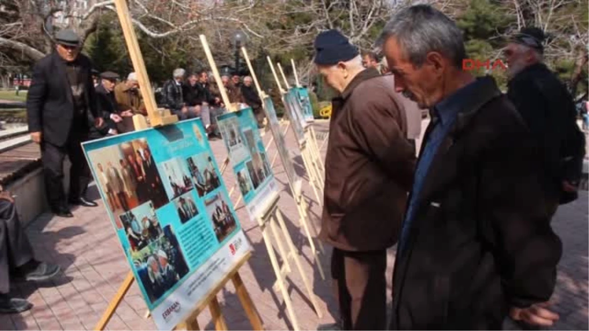 Burdur\'da Erbakan Fotoğrafları Sergisi