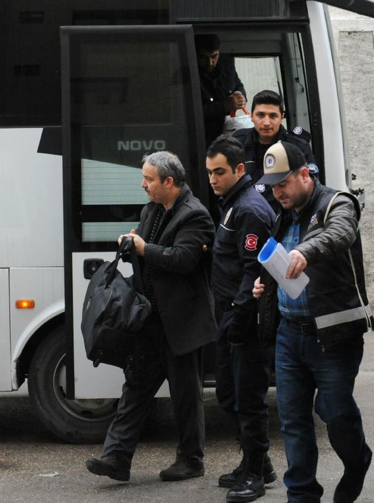 Bursa\'da Fetö\'den Gözaltına Alınan 13 Eski Müftülük Çalışanı Adliyede