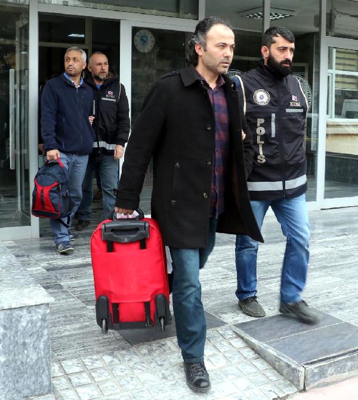 Bylock Kullandıkları Öne Sürülen 5 Öğretmen Adliyeye Sevk Edildi