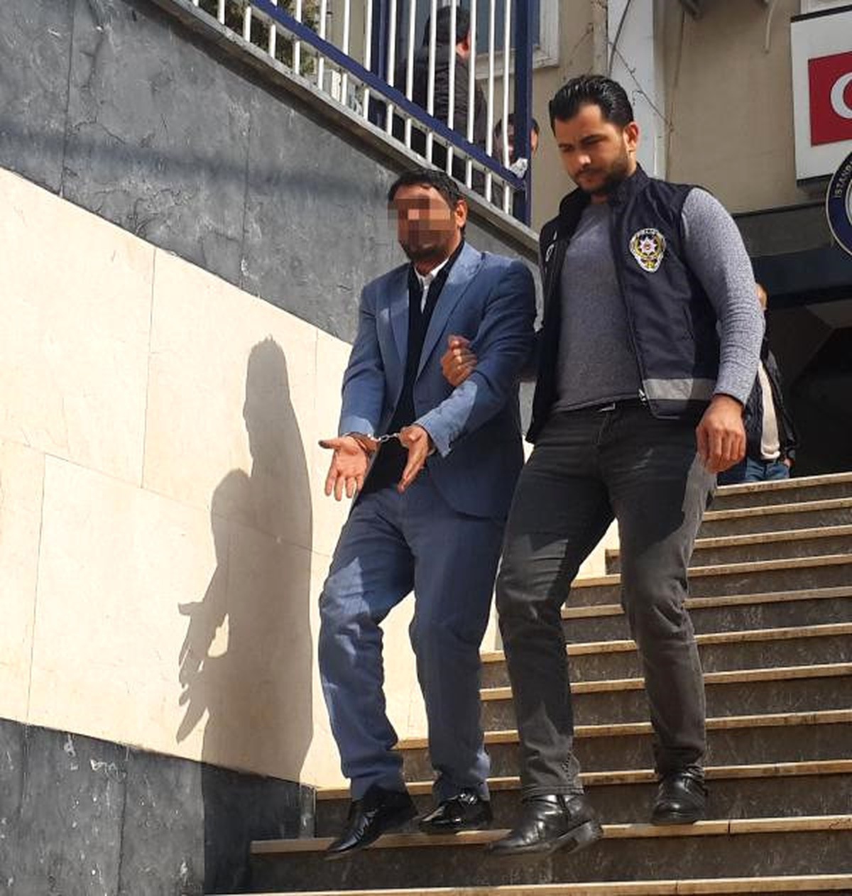 Dha İstanbul - Kapkaç Mağdurunu Otomobiliyle Sürükleyen Kapkaççılardan Biri Yakalandı