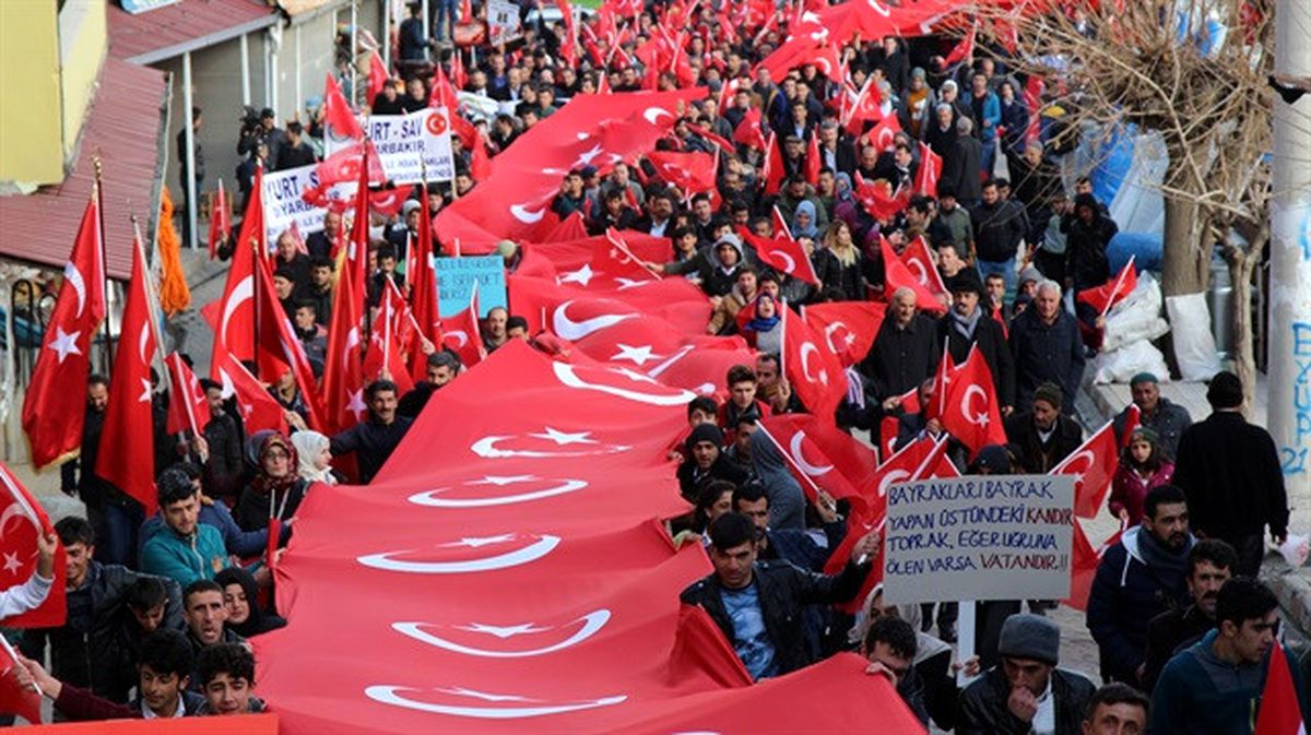 Diyarbakır\'da "Teröre Lanet Şehide Saygı" Mitingi