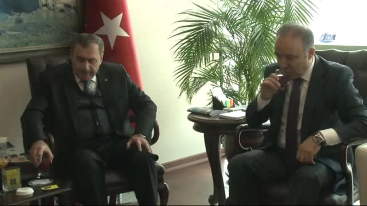 Ekonomi Bakanı Nihat Zeybekci: "Ziyaretten Vazgeçmedim.salon Bulamazsak Yolda, Kahvede, Parkta,...