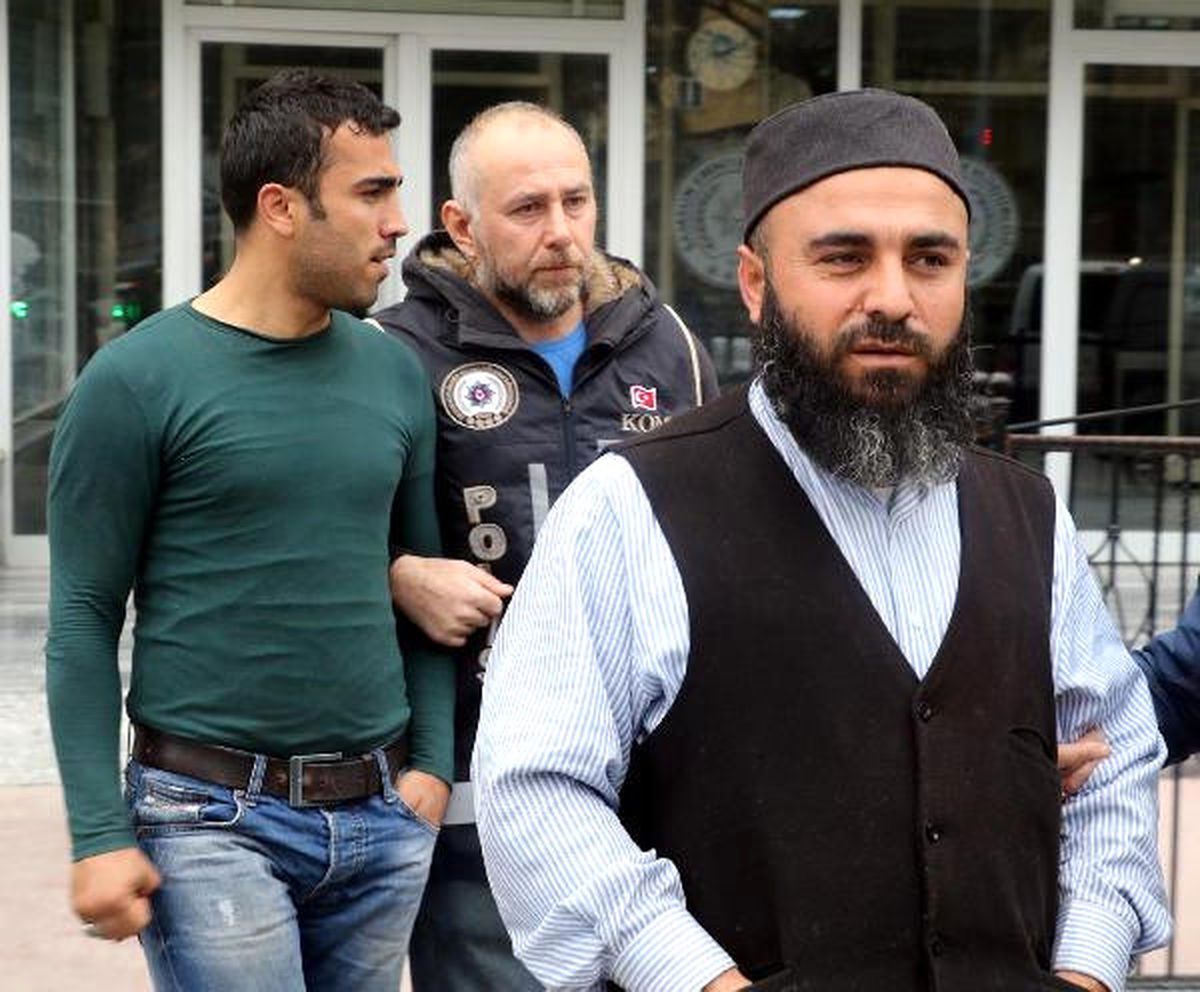 Eşyaların Arasından Kaçak Sigara Çıktı
