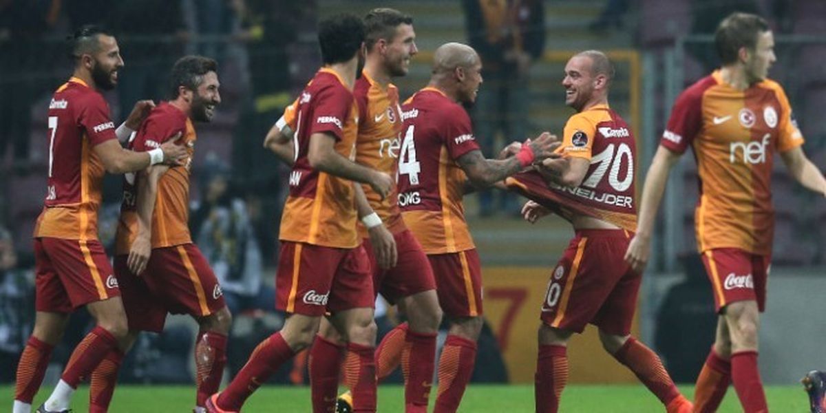 Galatasaray\'da Sistem Değişiyor!