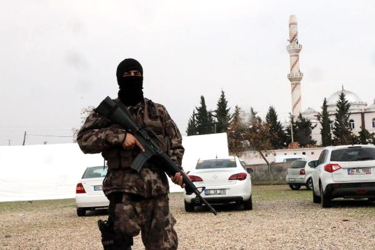 Gece Artçılarla Sarsılan Samsat\'ta, Deprem Korkusu Sürüyor (3)