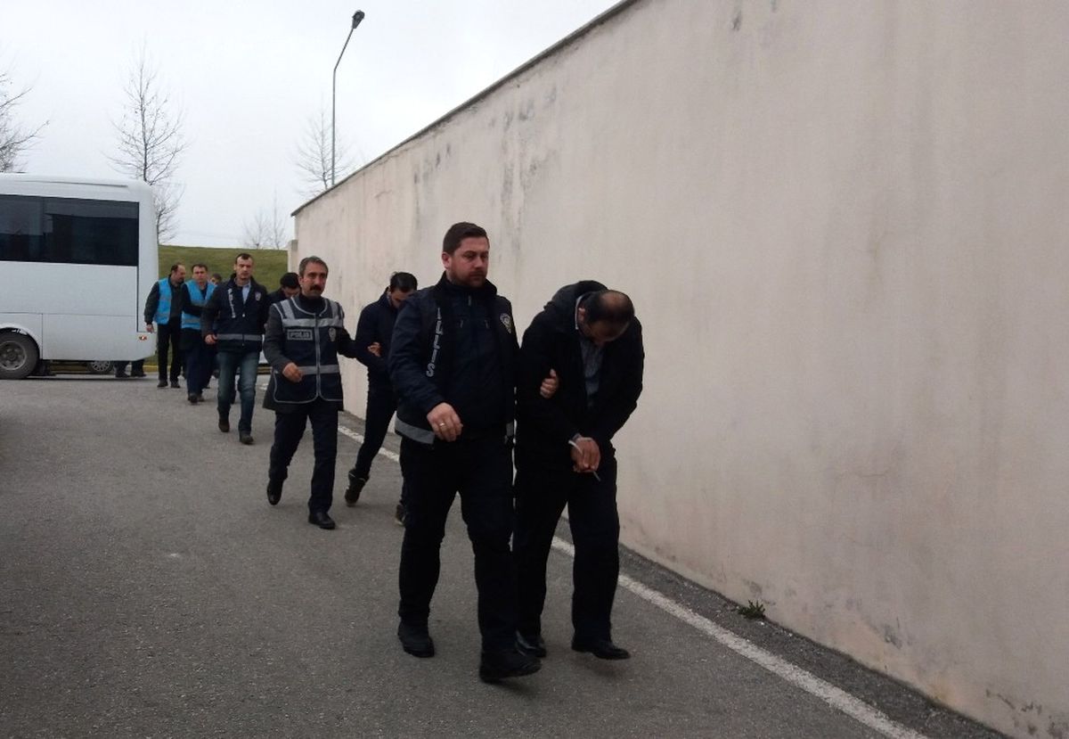 Gözaltına Alınan 20 Daeş\'li Adliyeye Sevk Edildi