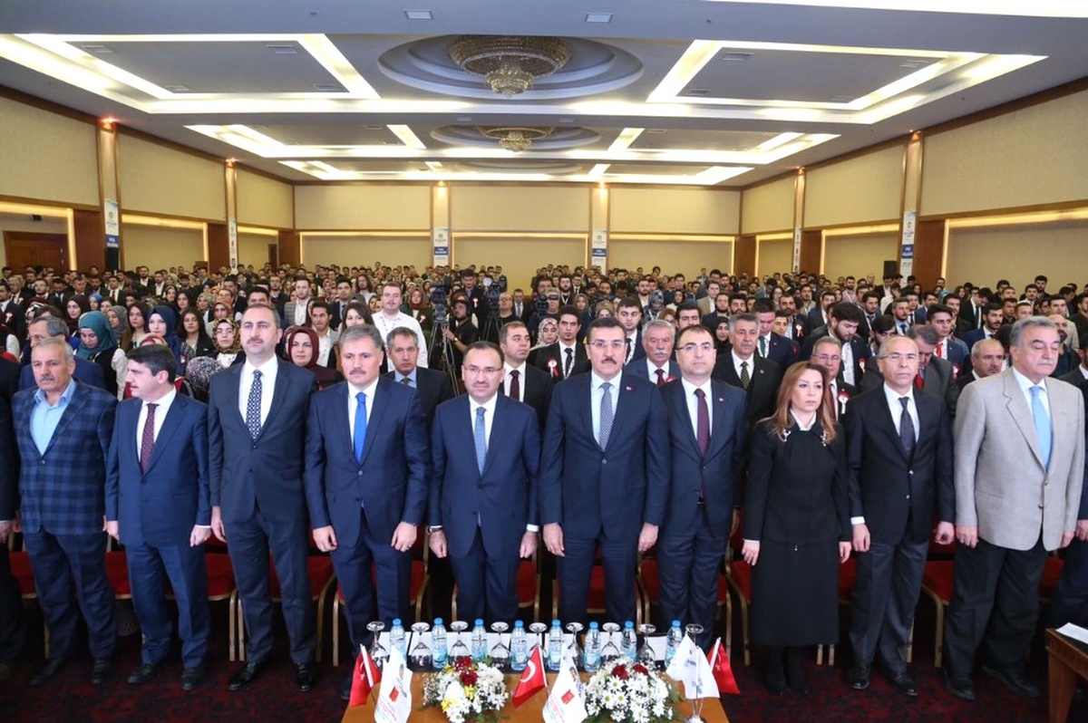 Gümrük ve Ticaret Bakanı Bülent Tüfenkci: "Tüm Prangalarımızdan Kurtulacağız"