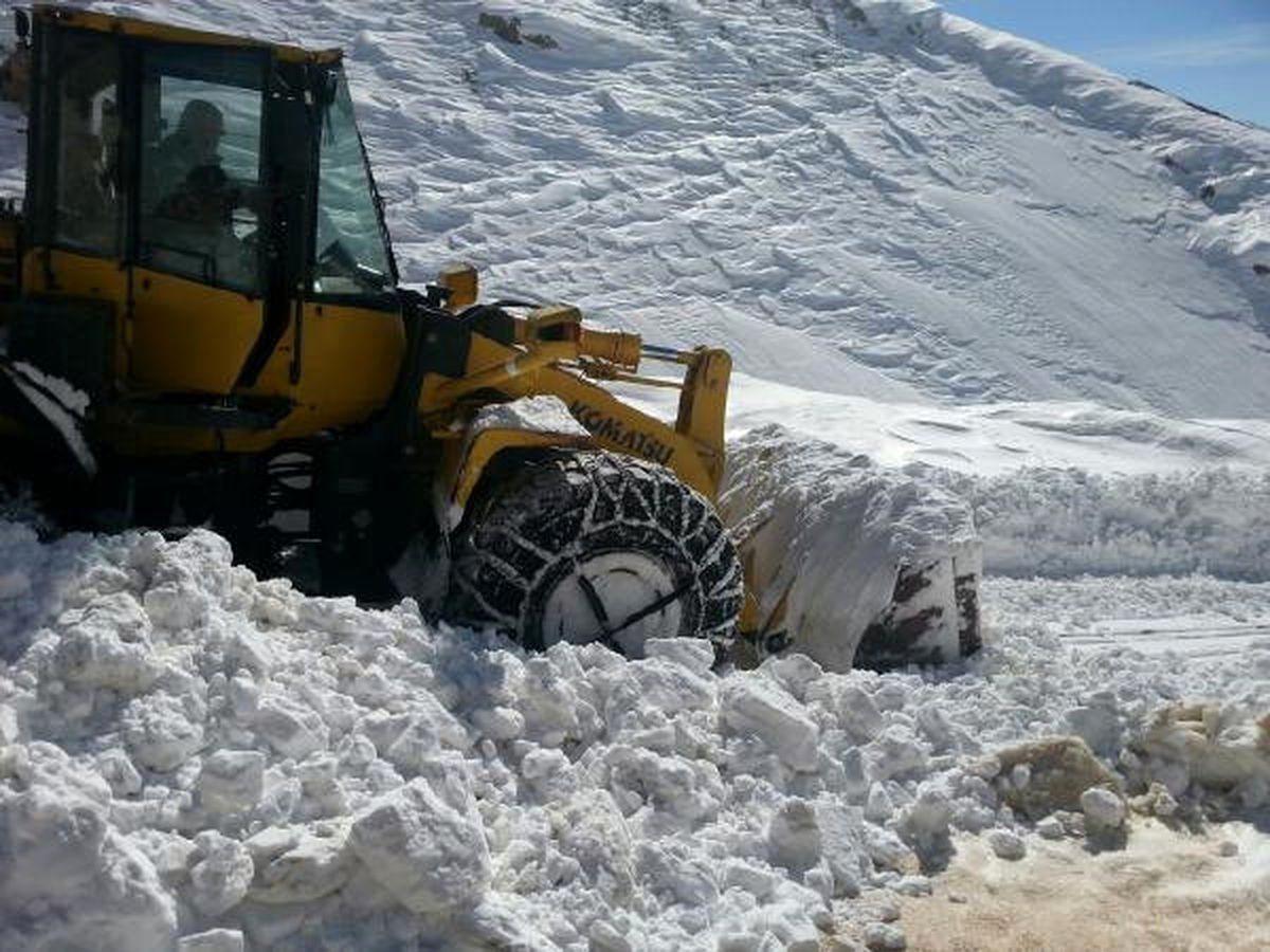 Hakkari- Van Karayoluna Düşen Çığ Temizlendi