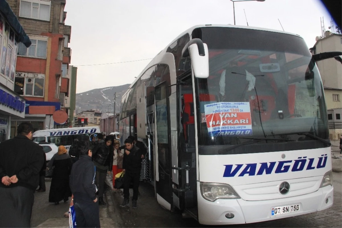 Hakkari\'ye 3 Yıl Aradan Sonra Otobüs Sevinci