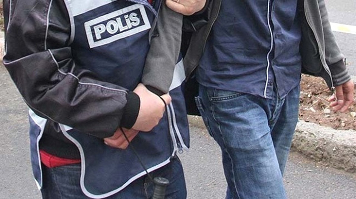 İzmir\'de Eşini Öldürdüğü Öne Sürülen Firari Koca Yakalandı