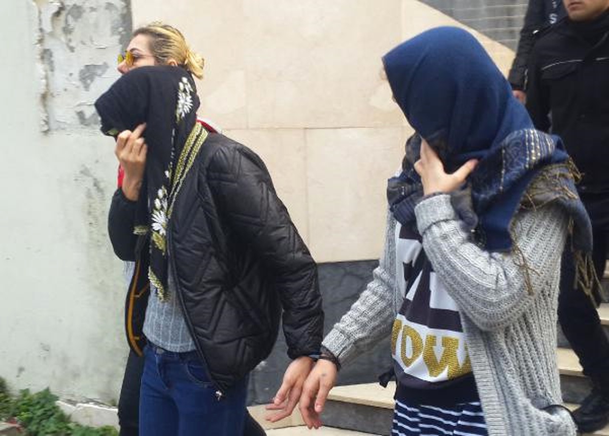 Kadınların Korkulu Rüyaları Yakalandı;avm\'leri Kendi Aralarında Paylaşmışlar