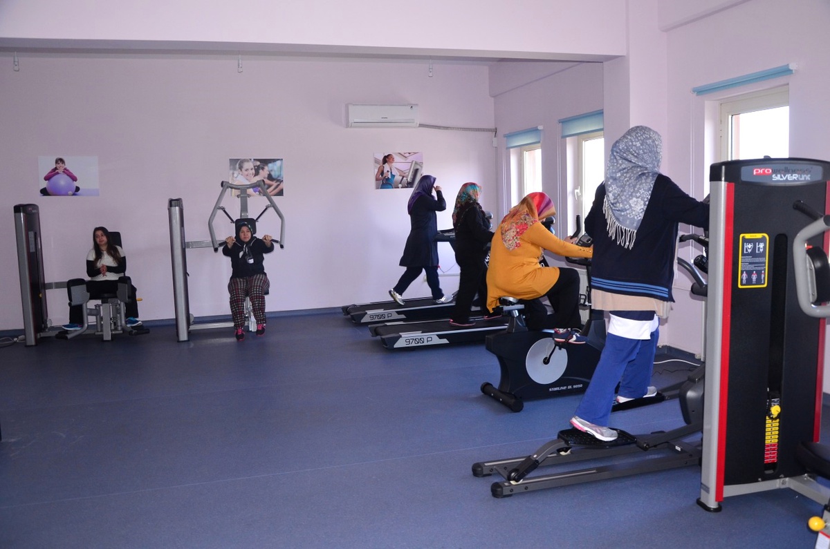 Kartepe \'de Ücretsiz Kadın Spor Merkezleri Artıyor