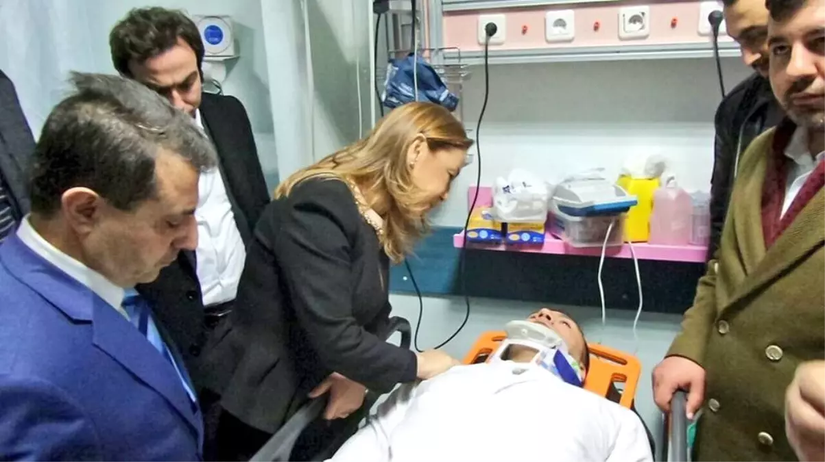 Kaymakamın Makam Aracı Ile Otomobil Çarpıştı: 2 Ölü, 6 Yaralı