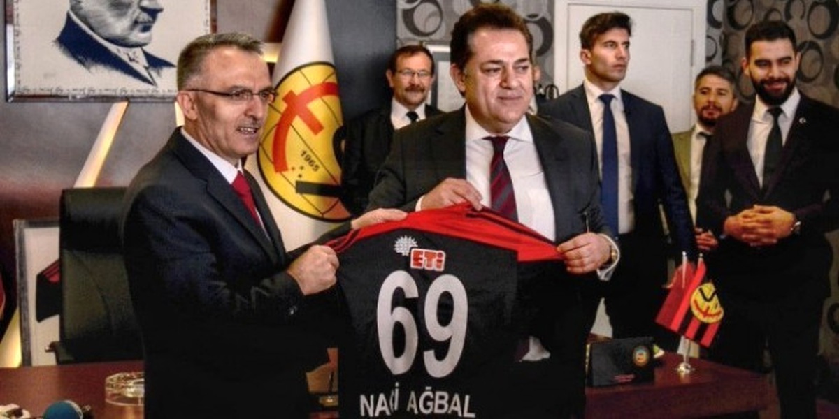 Maliye Bakanı Ağbal: "Eskişehirspor, Futbola Renk ve Değer Katan Bir Kulüp"