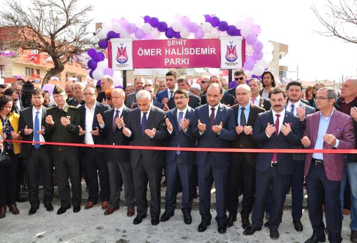 Manisa\'da Şehit Ömer Halisdemir Parkı Açıldı