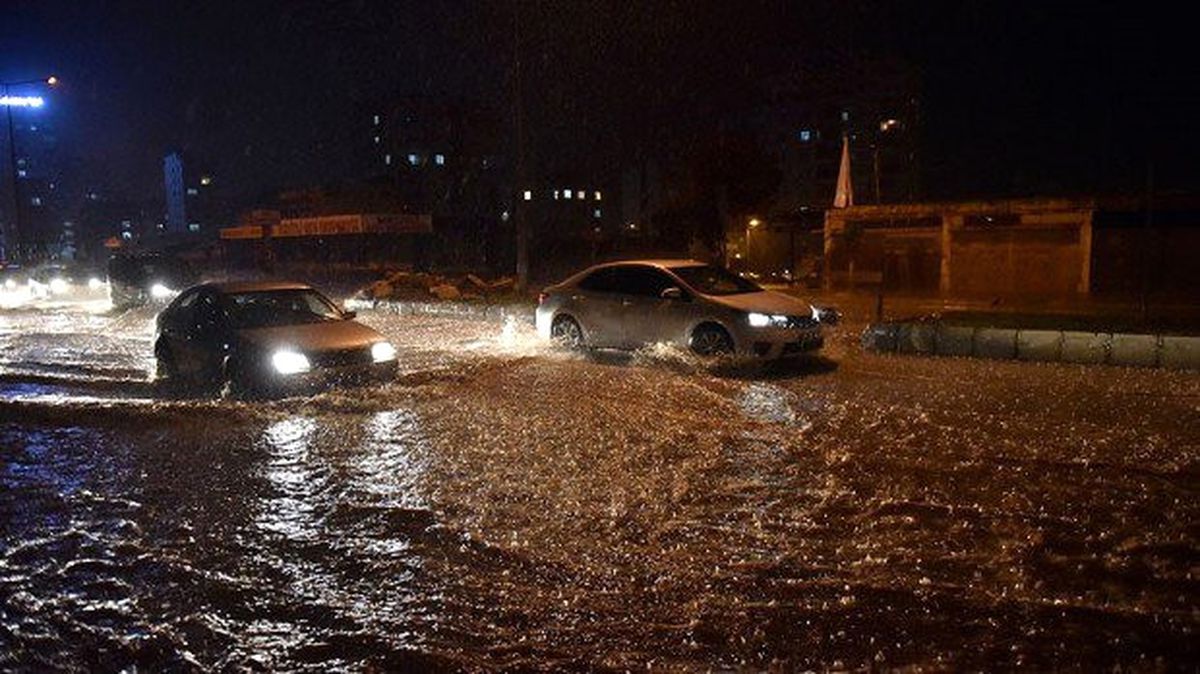 Mersin\'de Eğitime "Şiddetli Yağış" Engeli