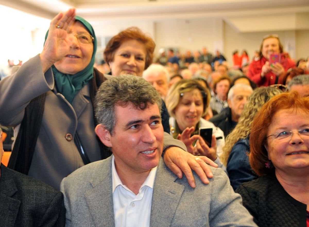 Metin Feyzioğlu Seferihisar\'da Konuştu